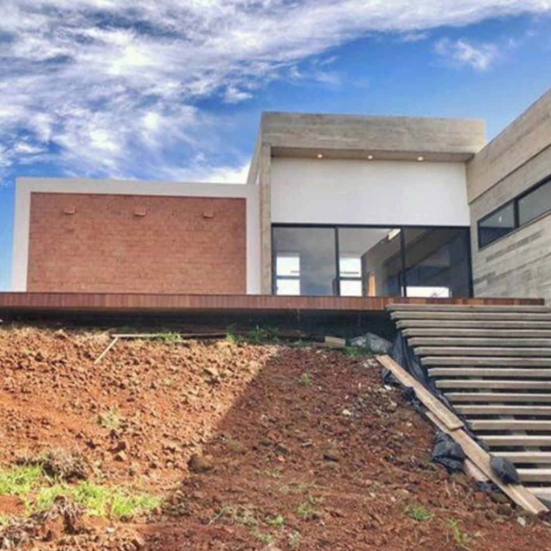Obra da Casa Anchieta em andamento, acompanhada pelo Studio 053